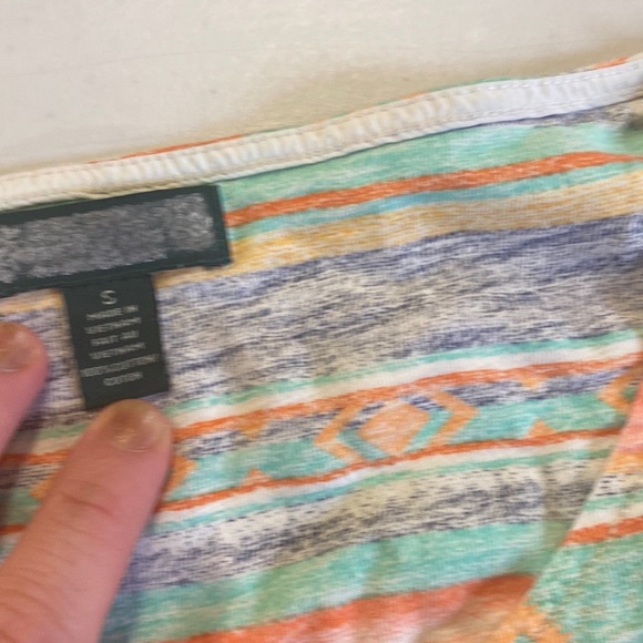 Lauren Ralph Lauren Women’s small colorful Aztec Print Tie Neck 3/4 Sleeve Top - Picture 10 of 11